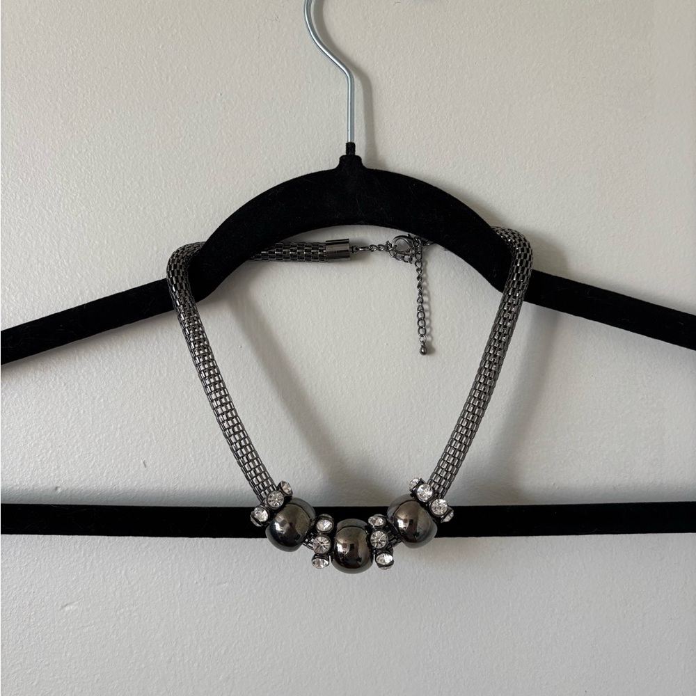 Elegant Silver Necklace with Crystal Accents